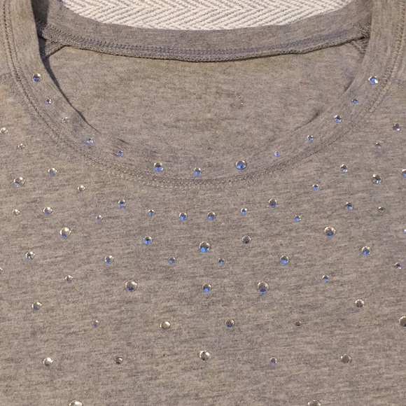 Gray Women's Top with Sparkle Accents Used 1X - Picture 11 of 14